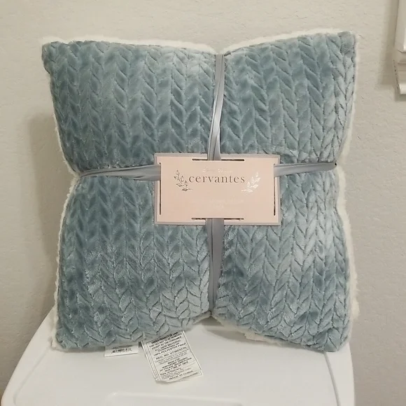 BRAND NEW velvet berber accent pillows! - Picture 1 of 7